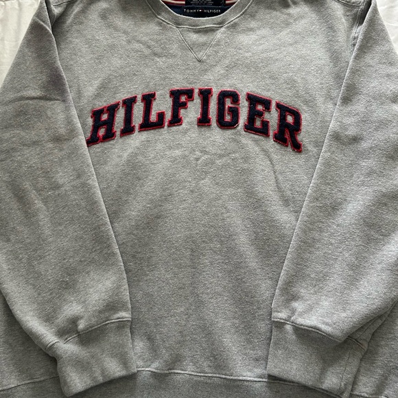 Vintage- 2002 Tommy Hilfiger Sweatshirt - Picture 4 of 7